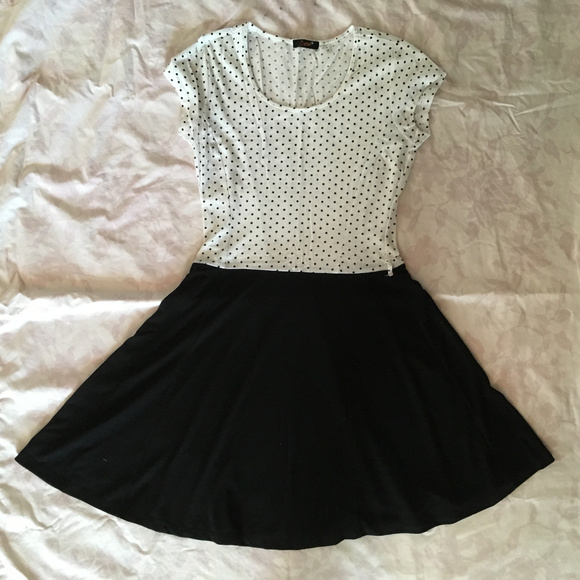 Dex Dress - White & Black dots w/ black skirt - Picture 1 of 1